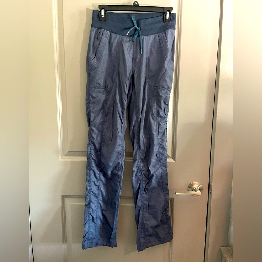 North face slouch pants